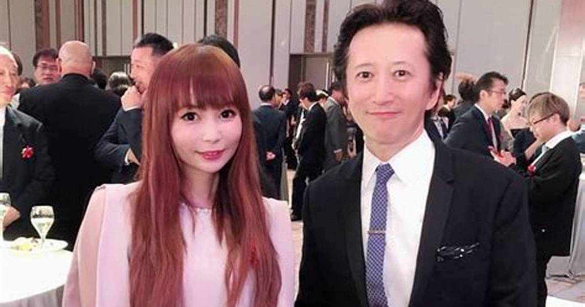 Hirohiko Araki: Wife, Net Worth, Tattoos, Smoking & Body Facts