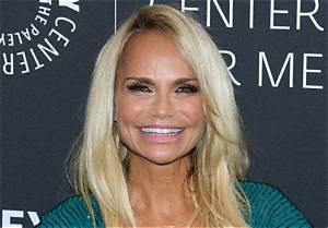 How Much Does Kristin Chenoweth Weigh? Kristin Chenoweth Height, Weight and Body Measurements in 2019