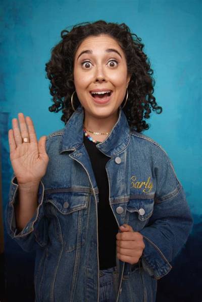 How Much Money Does Carly Ciarrocchi Make? Latest Carly Ciarrocchi Net Worth Income Salary