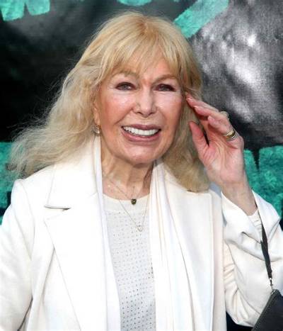 How Much Money Does Loretta Swit Make? Latest Loretta Swit Net Worth Income Salary