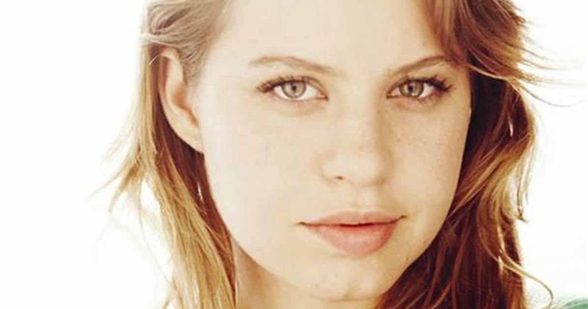 How Old Is Emily Althaus? Meet Licorice Pizza Actress on Instagram