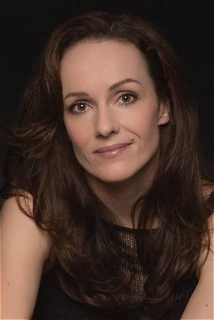 How Old Is Emma Campbell Jones? Everything to Know About the Actress