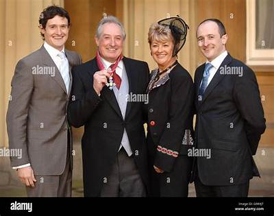 How Old Is Gareth Edwards Rugby Wife Maureen Edwards, Is She Still Alive? Everything to Know