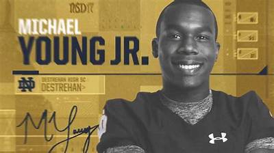 How Old Is Michael Young Jr? Everything to Know About the Cincinnati Bearcats’ Wr