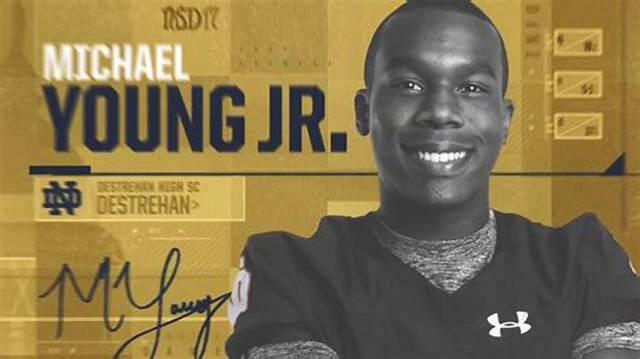 How Old Is Michael Young Jr? Everything to Know About the Cincinnati Bearcats’ Wr