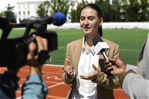 How to Become a Sports Reporter