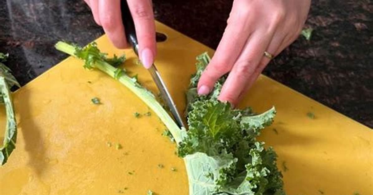 How to Cut Kale for Salad