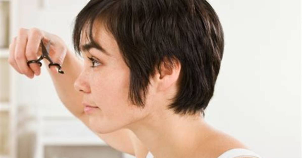 How to Cut Sideburns on a Woman