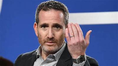 Howie Roseman Salary, Net Worth, Record, Height, Binoculars, Twitter and Contract