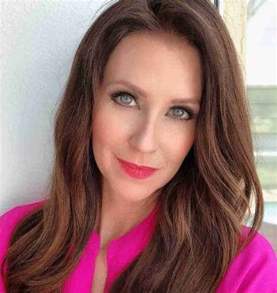 Hsn Shannon Fox Biography, Age, Height, Background and Education