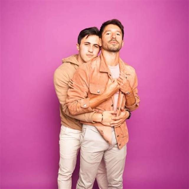 Ian Paget Tiktok Age, Partner Chris Olsen, Wiki Bio, Graphy, Instagram