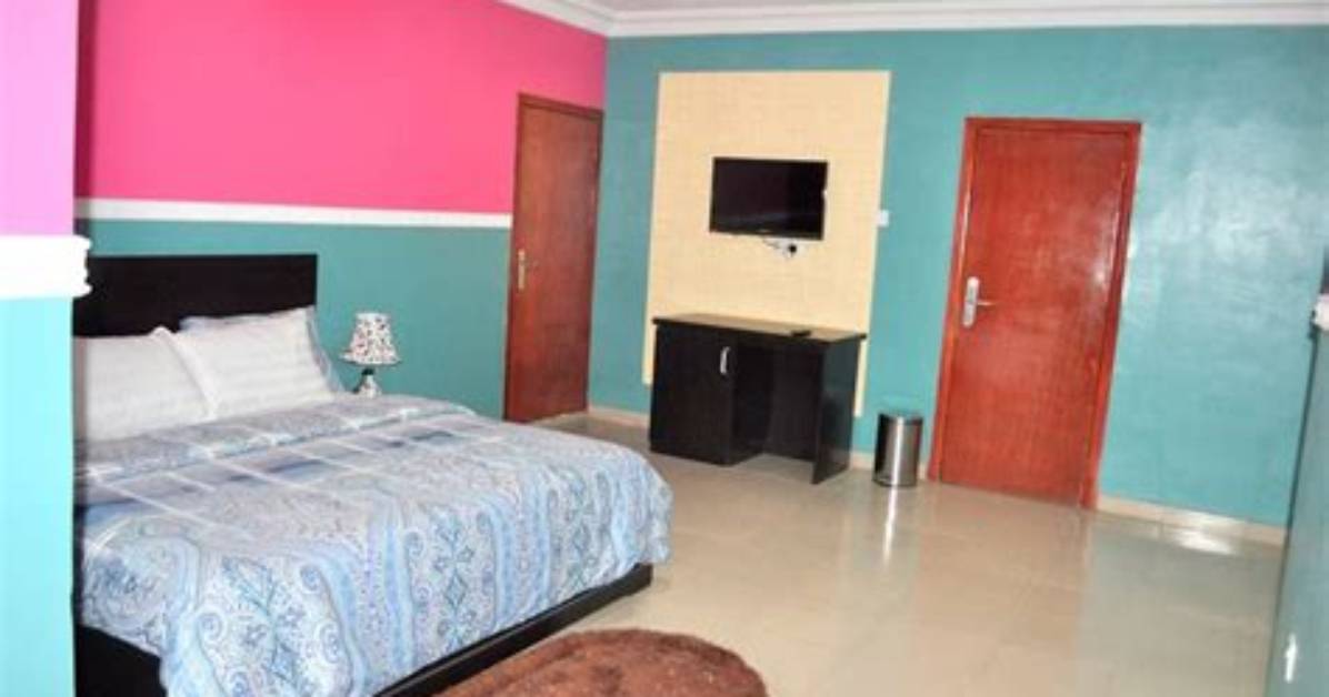 Ibray Seaside Resort and Suite, Satellite Town