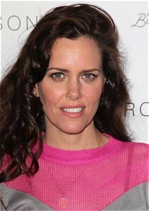Ione Skye Bio, Wiki, Age, Family, Husband, Movies, Tv Shows and Net Worth