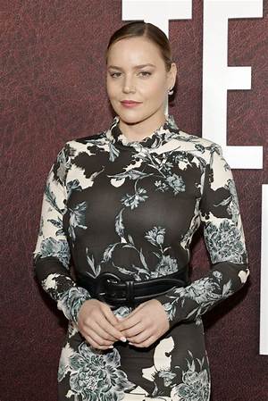 Is Abbie Cornish Pregnant 2023? Weight Gain Baby Bump Rumours
