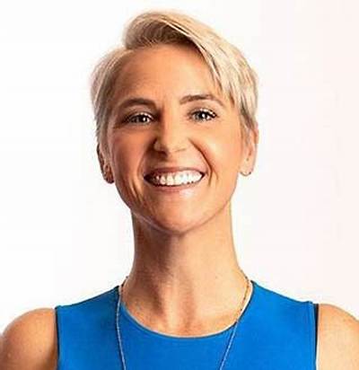 Is Brooke Weisbrod Married? Brooke Weisbrod Age, Height, Salary, Gay Lesbian Partner Facts