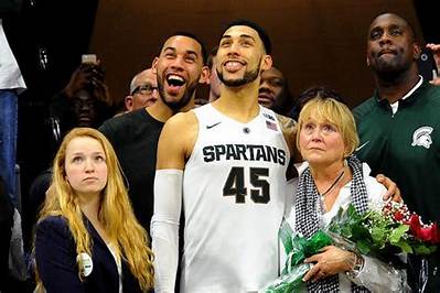 Is Drew Valentine Related to Denzel Valentine? Brothers, Meet Parents Carlton and Cathy