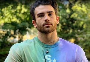 Is Hasanabi Muslim? Dating Life and Parents Nationality of Twitch Star