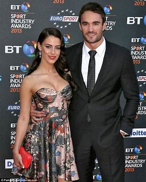 Is Jessica Lowndes Married to Boyfriend Jon Lovitz? Her Ex Boyfriend and Relationships