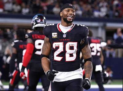 Is Joe Mixon Gay? Sexuality Revealed – Does He Have a Wife or Partner?