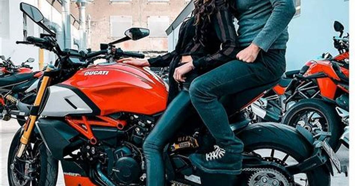 Is Johann Zarco Married to Veronika Thievola? Motogp Racer Girlfriend or Freundin