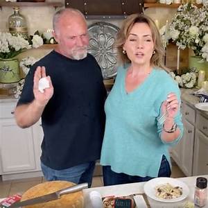 Is Lisa Robertson Married? Everything to About Actress’ Age, Family, Facebook and Instagram