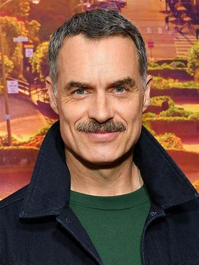Is Murray Bartlett Gay? Age, Height, Net Worth