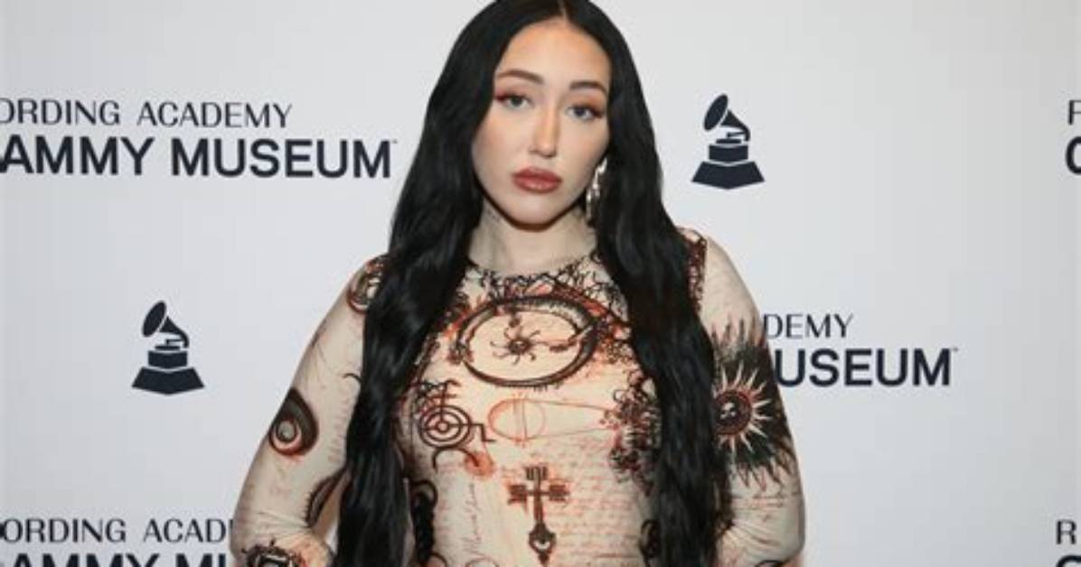 Is Noah Cyrus Transgender? Gender and Sexuality Debunked