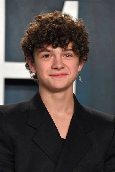Is Noah Jupe Gay? Age, Height, Net Worth