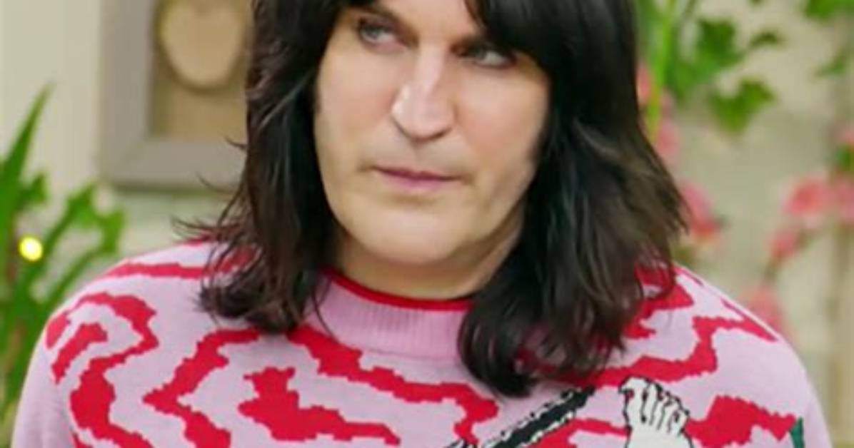 Is Noel Fielding on the Great British Baking Show Holidays 2021?