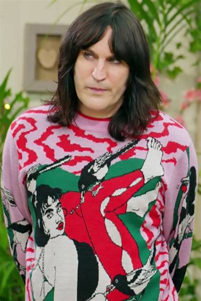 Is Noel Fielding on the Great British Baking Show Holidays 2021?