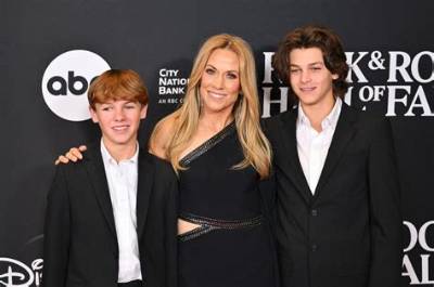 Is Sheryl Crow Gay? Boyfriend Family and Instagram