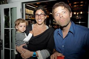 Is Victoria Vantoch Married, Who Are Her Husband and Family Members?