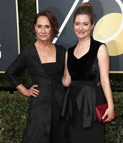 Is Zoe Perry Laurie Metcalf’s Daughter? How Many Biological Children Does Laurie Metcalf Have?