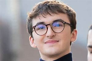 Isaac Hempstead’s Net Worth, Age, Height, Weight, Girlfriend, Dating, Bio-Wiki
