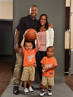 Isaiah Thomas Wife, Son, Dad, Sister, Family, Height, Tooth, Salary
