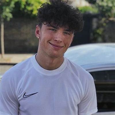 Itsselmo Age, Girlfriend, Height, Tiktok: How Old Is Elmo from Tik Tok?