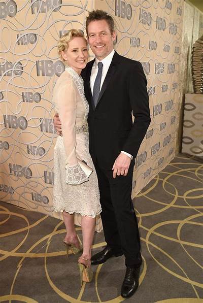 James Tupper (Actor) Wiki, Bio, Age, Height, Weight, Net Worth, Wife, Facts
