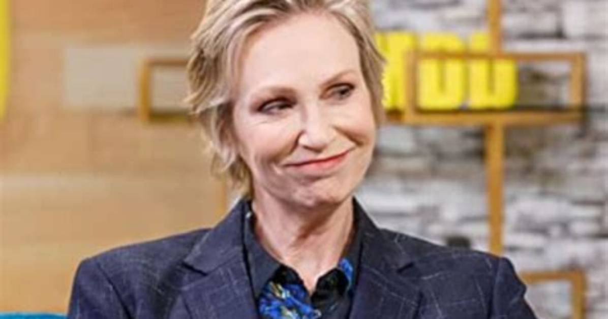 Jane Lynch’s Net Worth, Biography, Fact, Career, Awards and Life Story