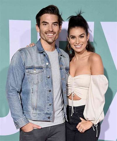 Jared Haibon (Ashley Iaconetti’s Husband) Biography, Age, Wiki, Height, Parents, Wife, Family, Siblings, Net Worth, and Bachelorette