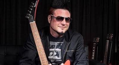 Jason Hook Wife, Net Worth: Age, Bio Facts on Five Finger Death Punch’s Guitarist