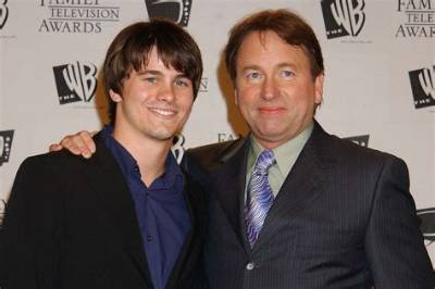 Jason Ritter Bio, Age, Family, Dad, Wife, Height, Movies, Tv Shows and Net Worth