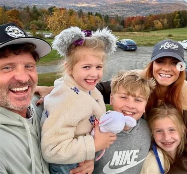 Jenn Todryk Bio, Age, Family, Husband, Kids, No Demo Reno, Net Worth
