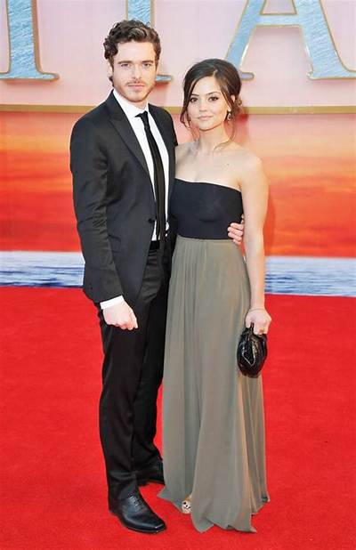 Jenna Coleman: Boyfriend, Net Worth, Tattoos, Smoking & Body Measurements