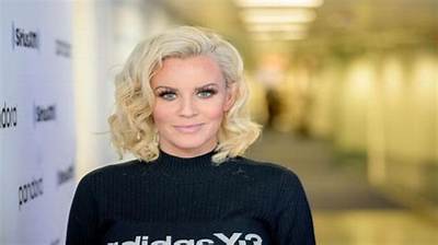 Jenny Mccarthy’s Net Worth, Age, Height, Weight, Husband, Kids, Bio-Wiki