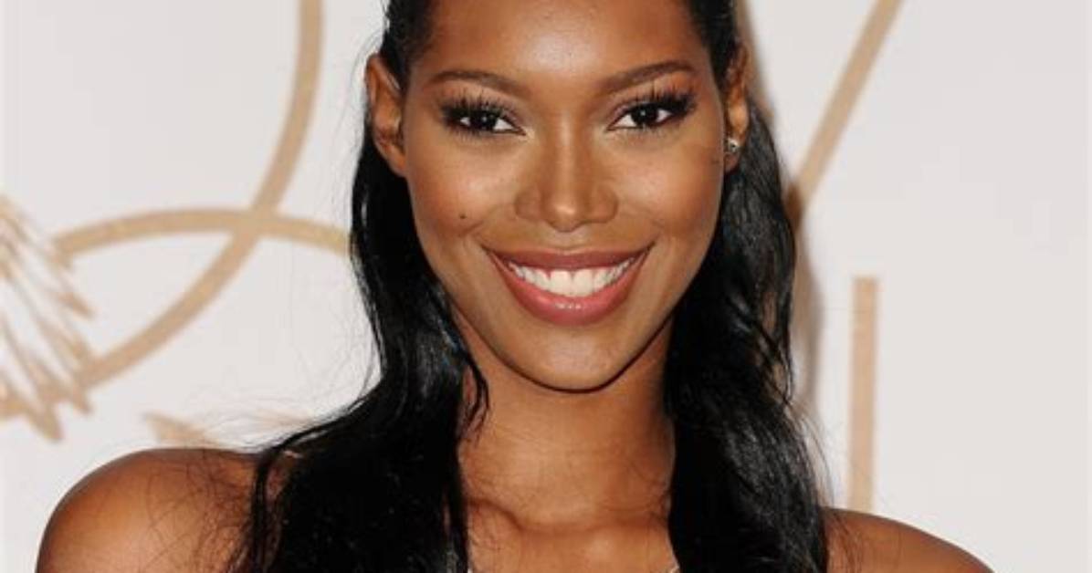 Jessica White: Dating, Net Worth, Tattoos, Smoking & Body Measurements