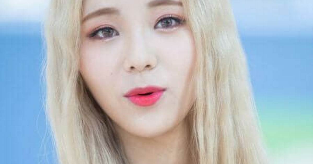 Jinsoul (Loona Band Singer) Profile, Age, Height, Weight, Wiki, Measurements, Boyfriend, Bio, Net Worth, Facts
