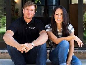 Joanna Gaines, Bio, Age, Family, Husband, House, Store, Furniture