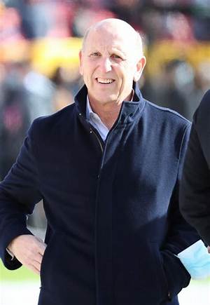 Joel Glazer Biography, Wikipedia, Net Worth, Wife and Family: Meet Wife Angela Glazer