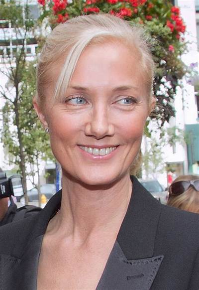 Joely Richardson: Dating, Net Worth, Tattoos, Smoking & Body Measurements