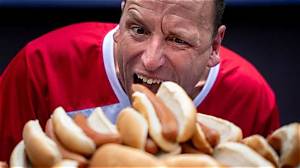 Joey Chestnut Wiki, Biography, Eating Hot Dogs, Age, Weight, Parents, Wife, Net Worth & More